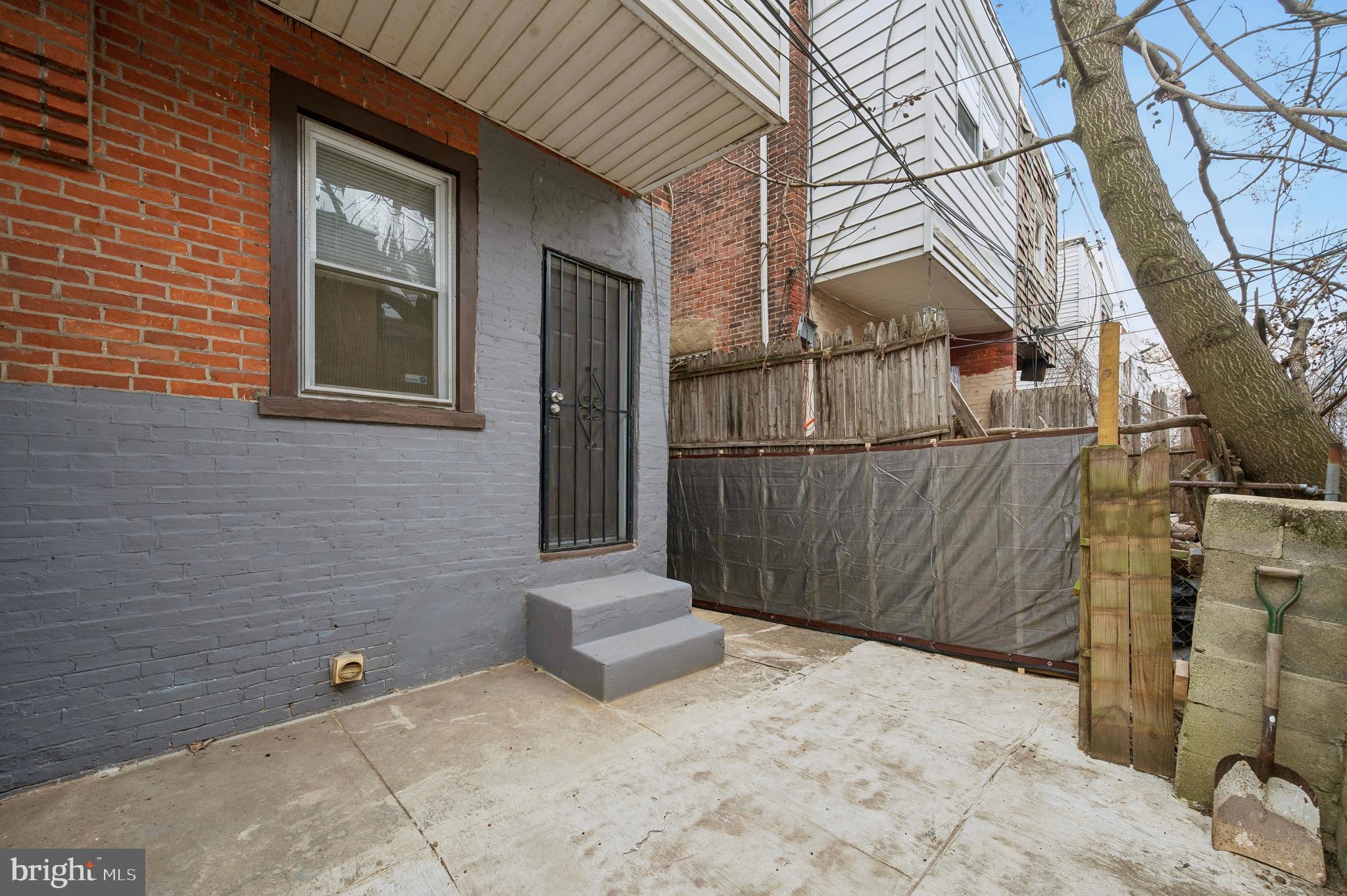 KENSINGTON - Residential