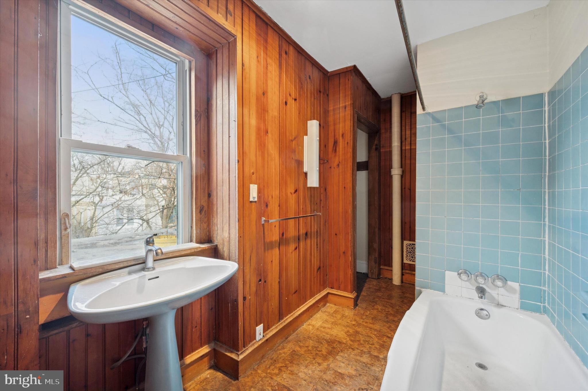 UNIVERSITY CITY - Residential