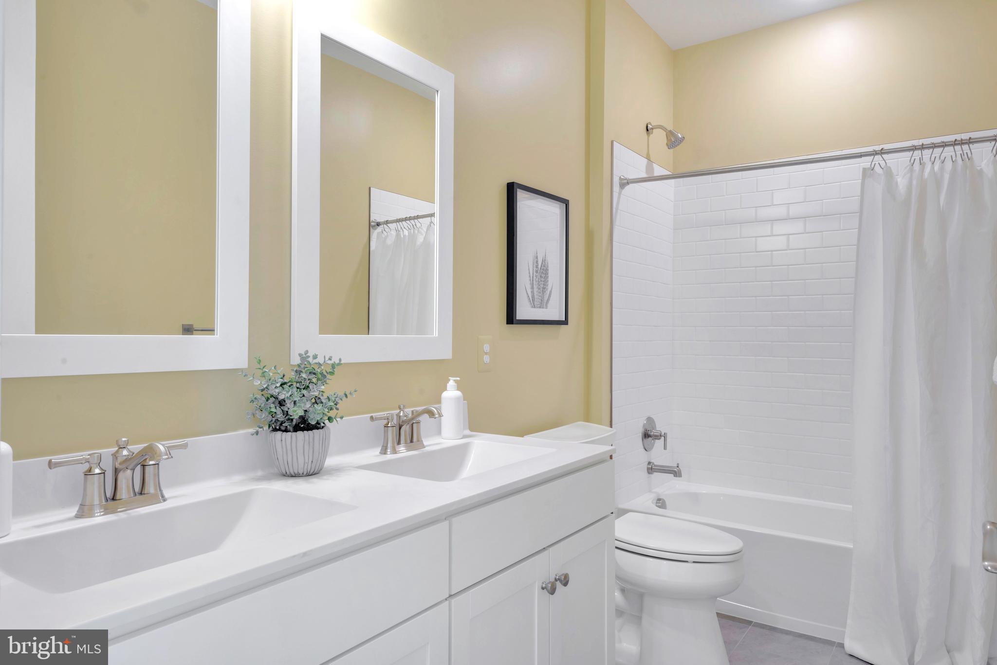 FOUR SEASONS AT KENT ISLAND - Residential