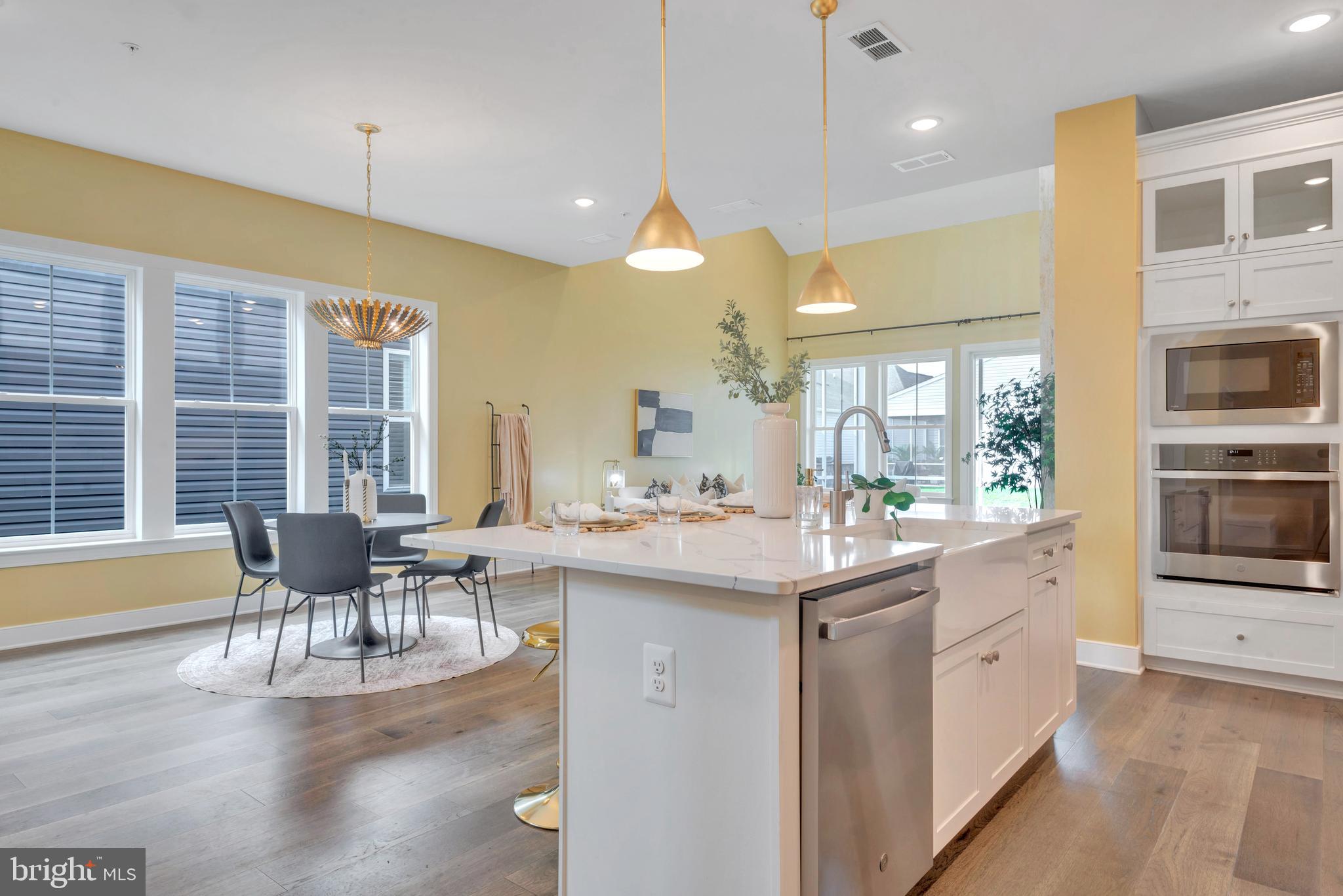 FOUR SEASONS AT KENT ISLAND - Residential