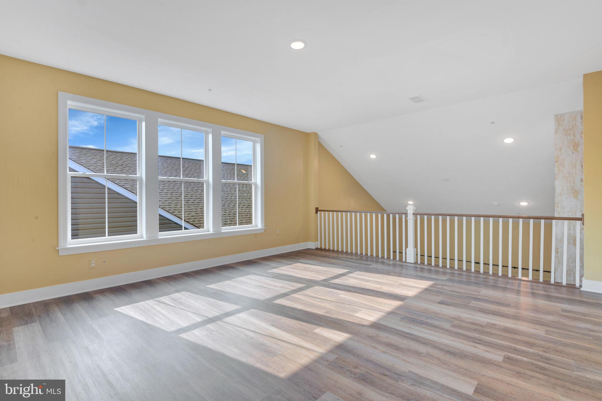 FOUR SEASONS AT KENT ISLAND - Residential