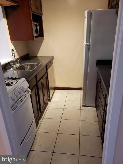 ROSSLYN - Residential Lease