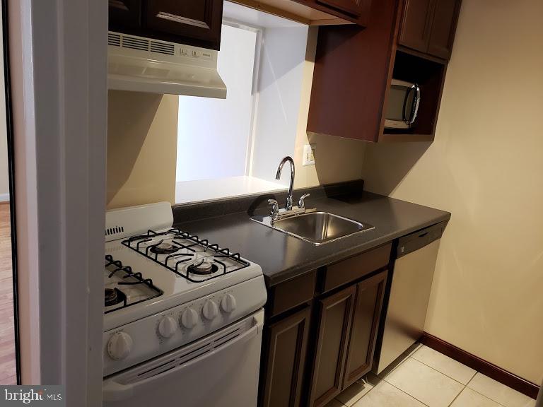 ROSSLYN - Residential Lease