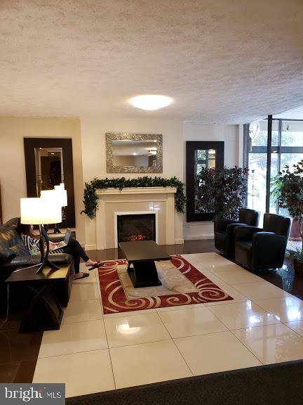 ROSSLYN - Residential Lease