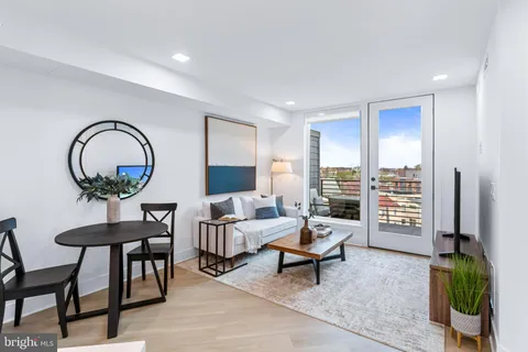 701 N Henry Street Unit 513, Alexandria, VA MLS: VAAX2043322