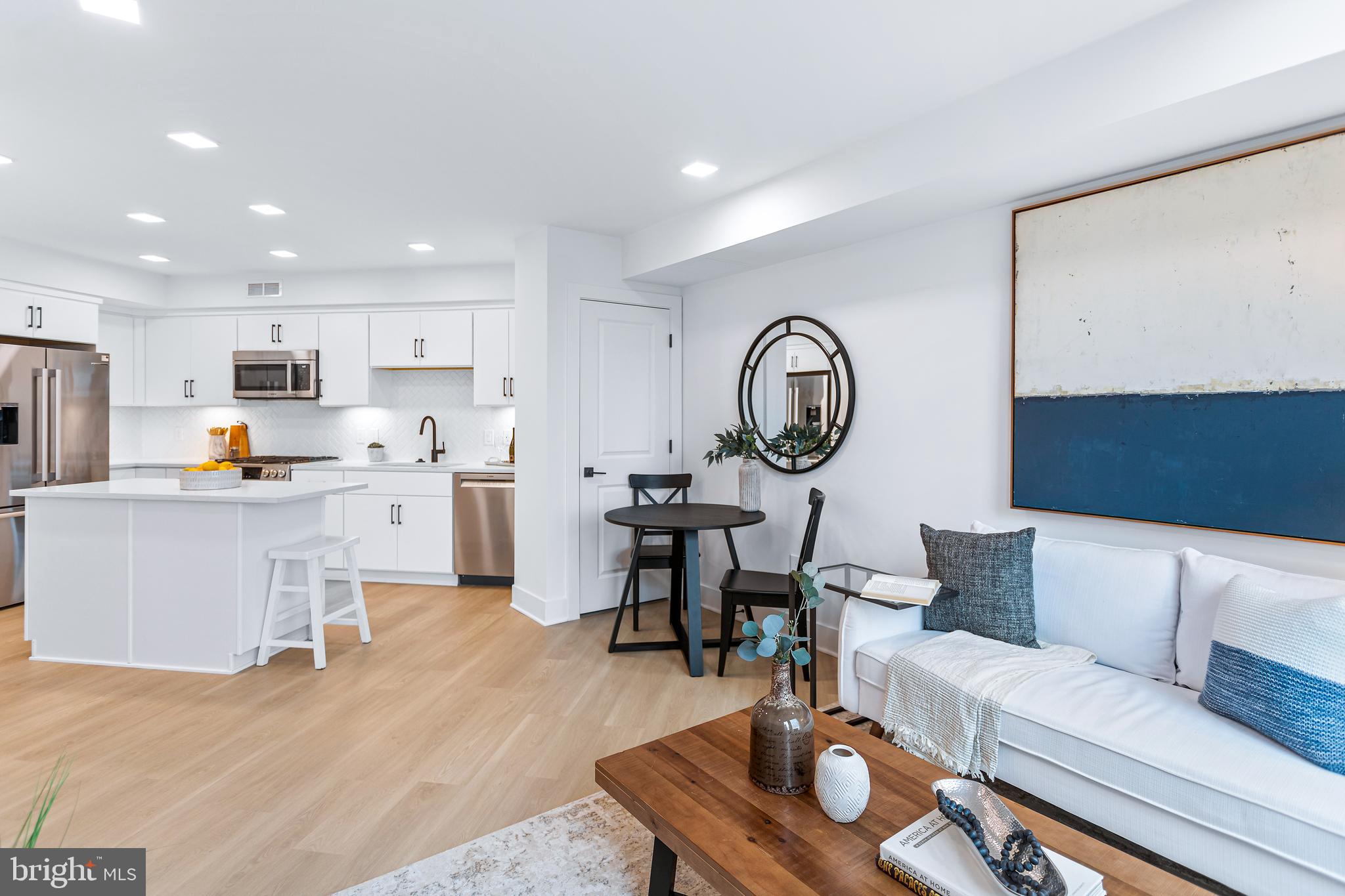 701 N HENRY STREET 513
