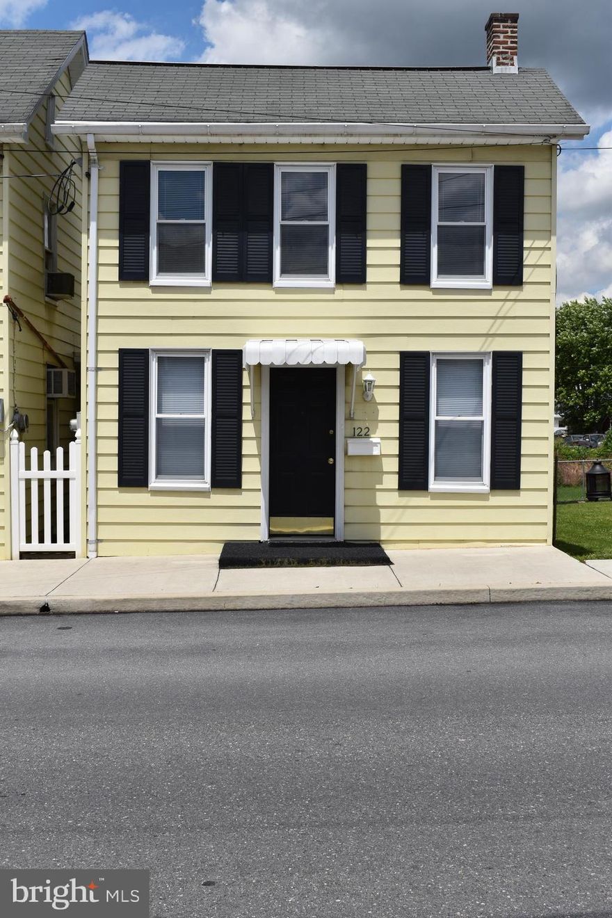 Well-kept colonial style rental in Greencastle. 1 bedroom and 1 bathroom. Kitchen and living room on main level. Located in the borough for quick access to local amenities. No pets, No smoking and No kerosene heaters. All application are online.