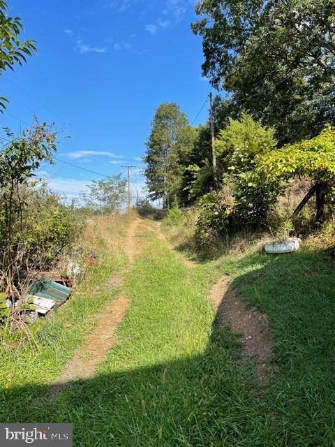 MIDDLE RIDGE - Residential