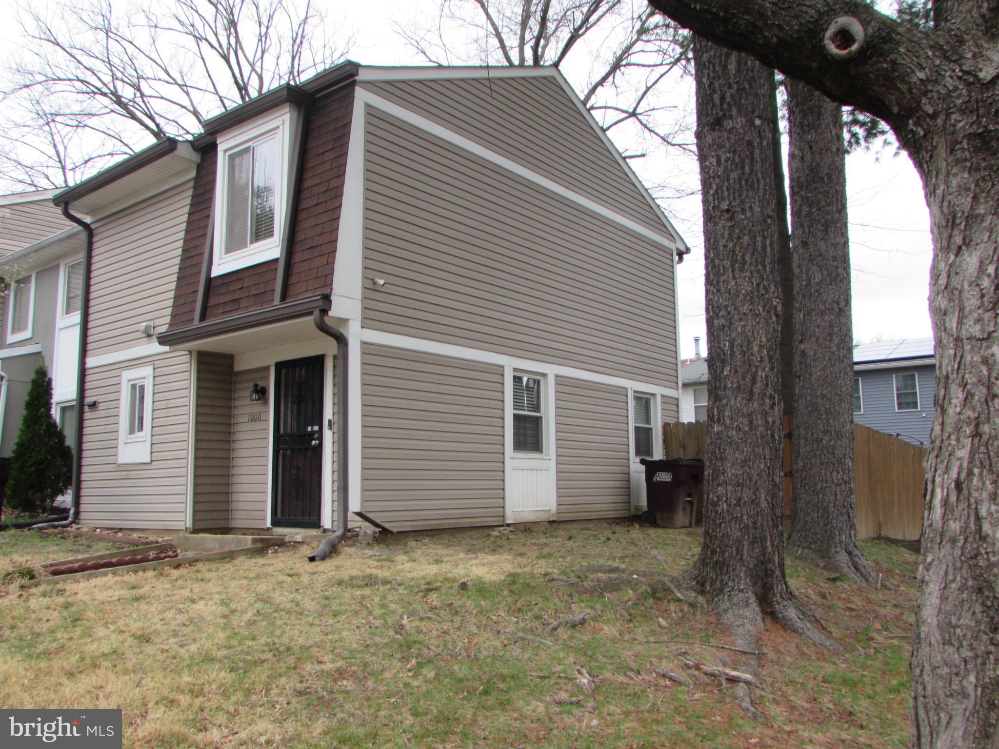 LONDON WOODS - Residential