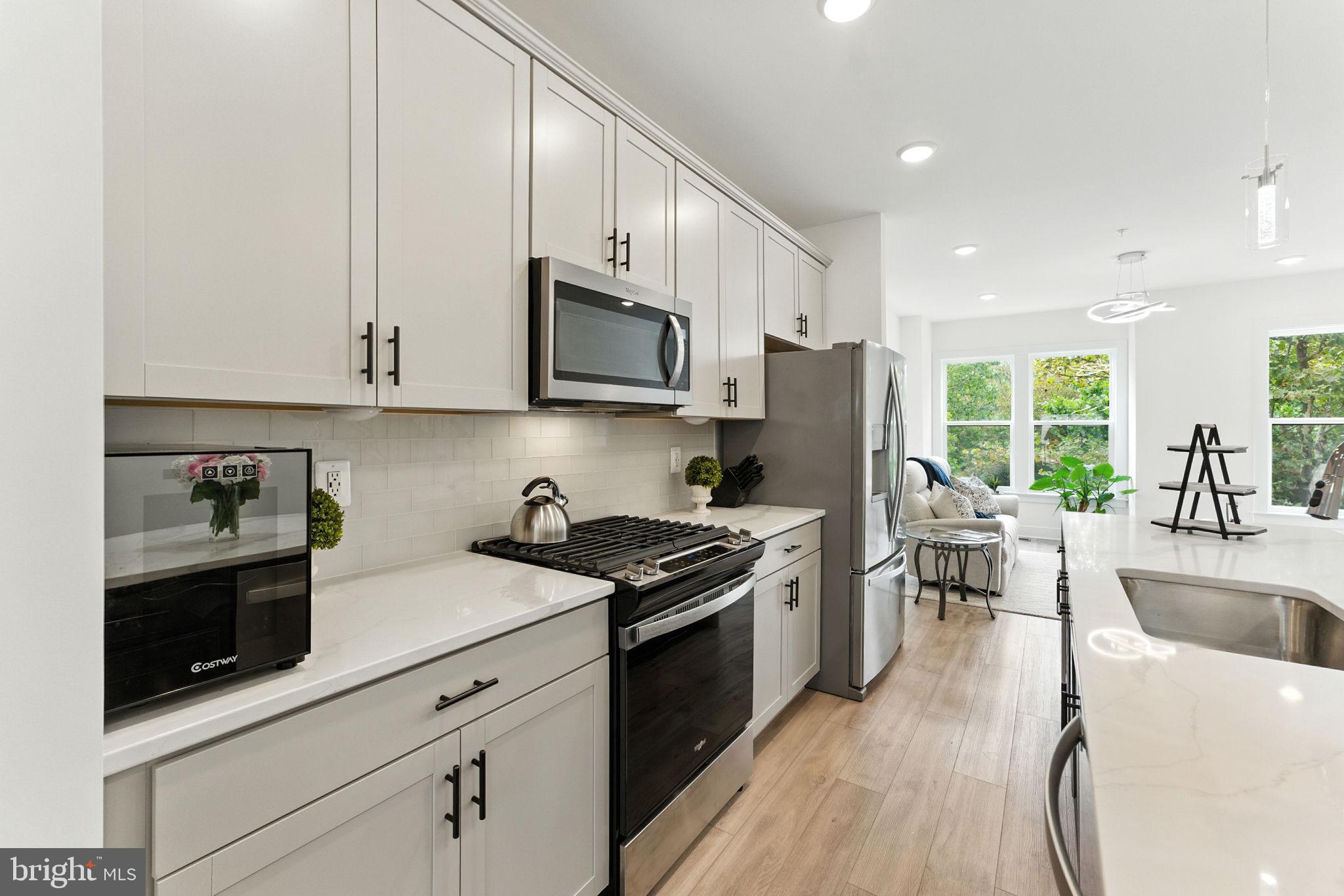 807 KING FARM BOULEVARD