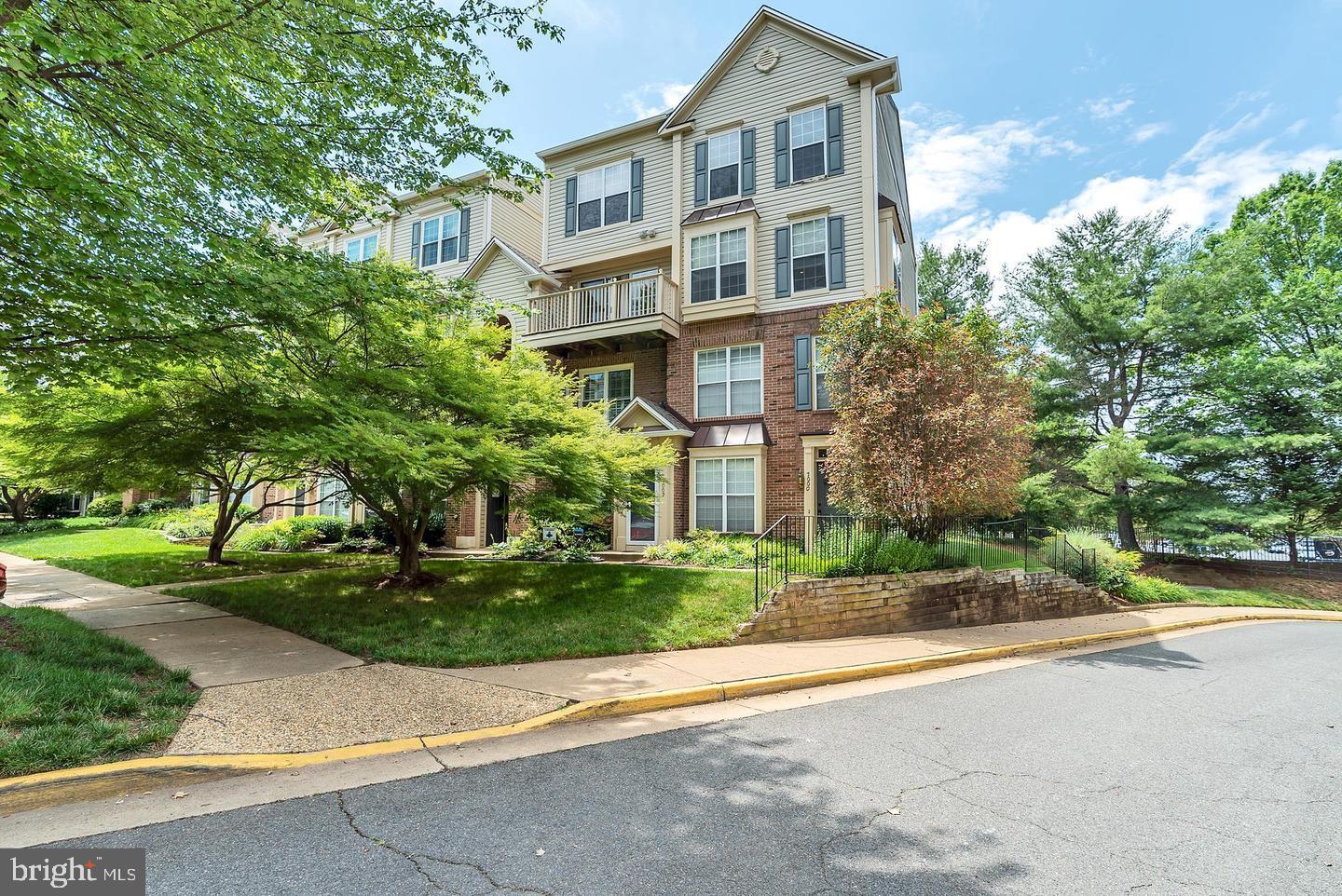 VILLAGES AT FALLS CHURCH - Residential Lease
