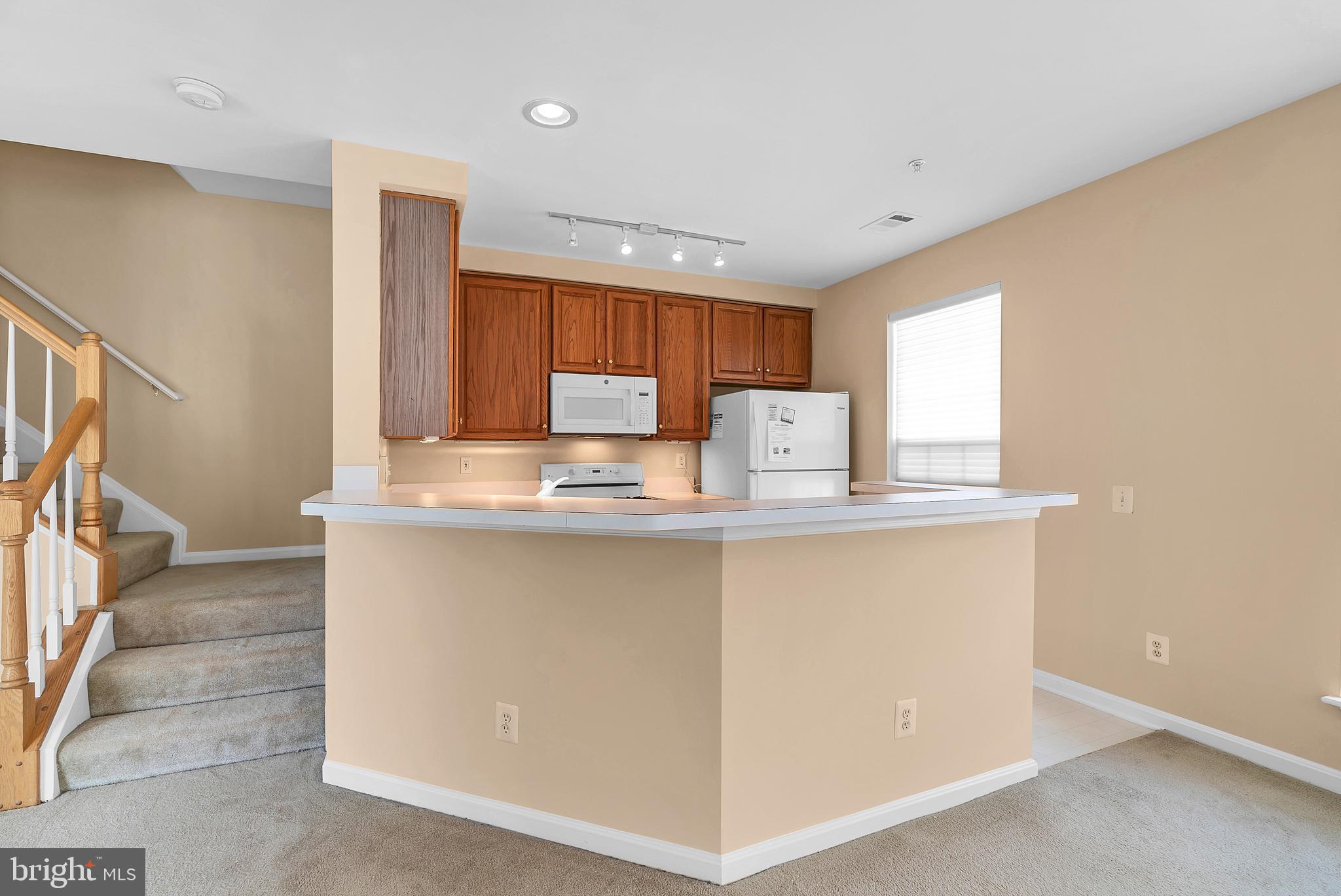 VILLAGES AT FALLS CHURCH - Residential Lease