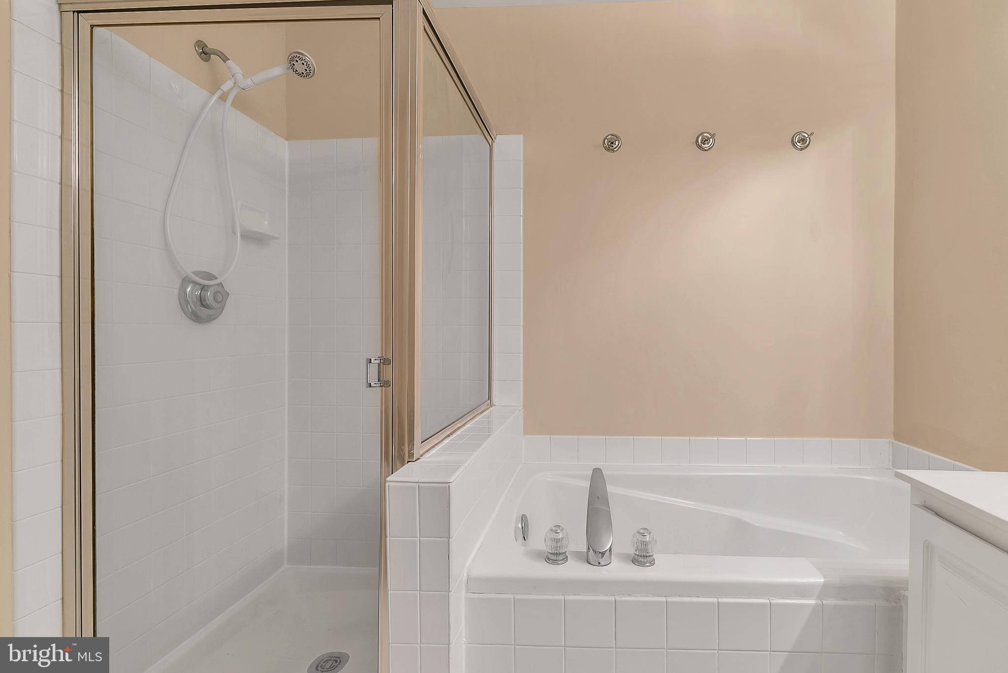 VILLAGES AT FALLS CHURCH - Residential Lease