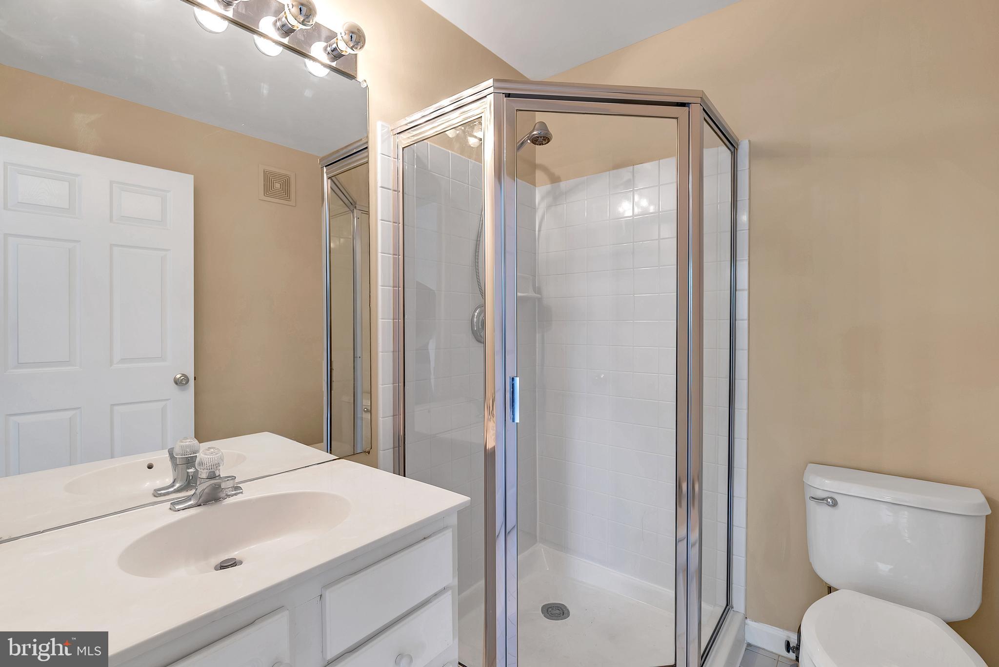 VILLAGES AT FALLS CHURCH - Residential Lease