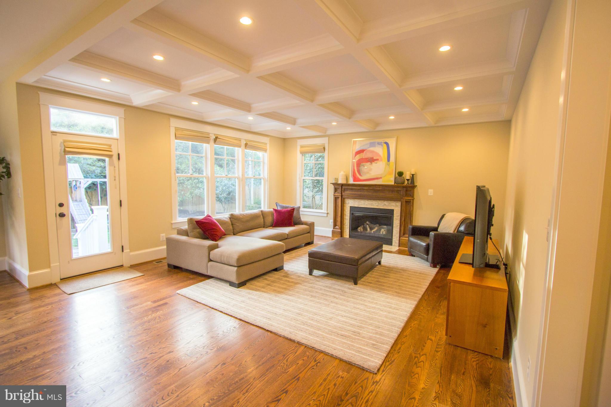 OVER LEE KNOLLS - Residential