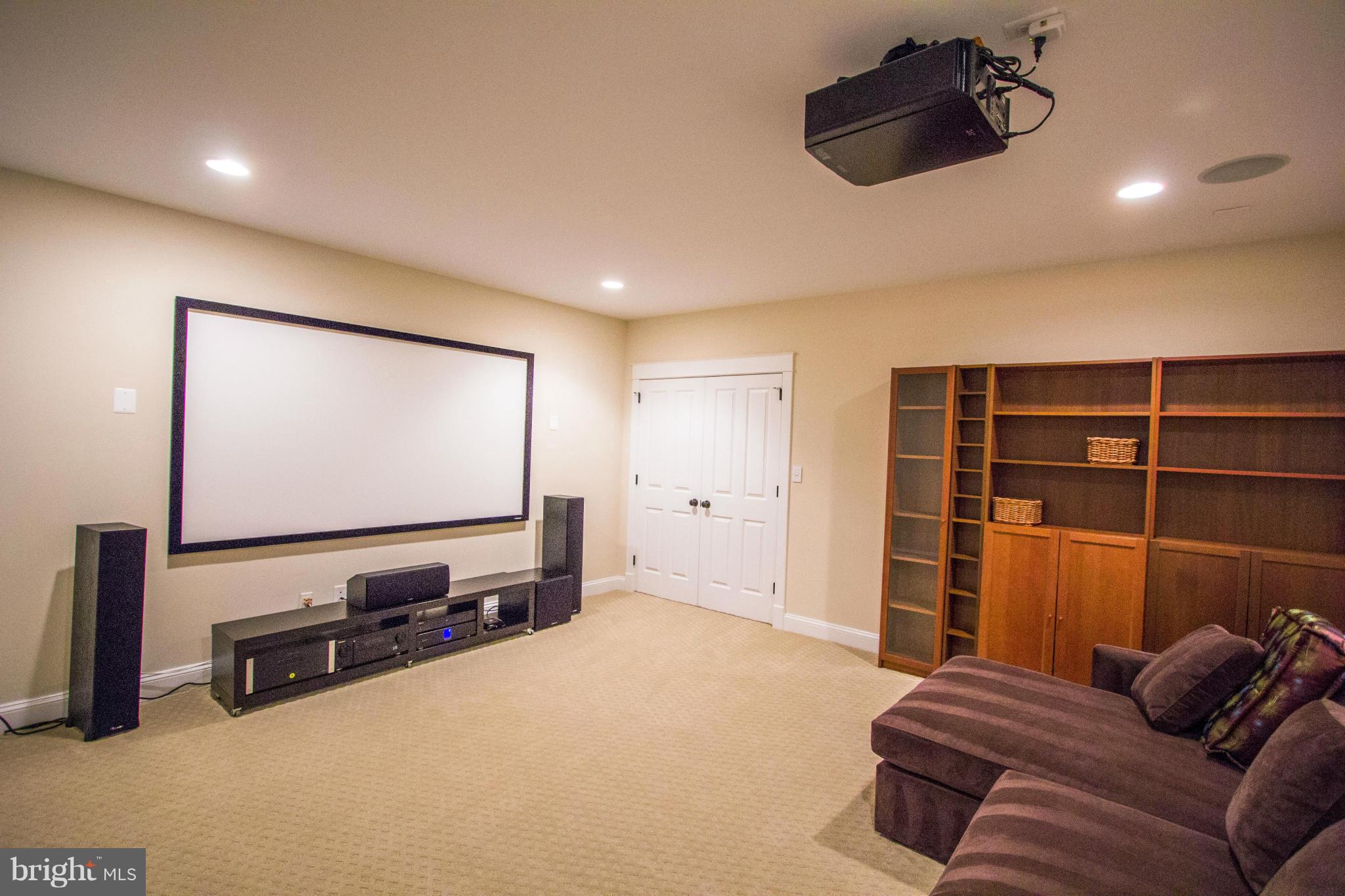 OVER LEE KNOLLS - Residential