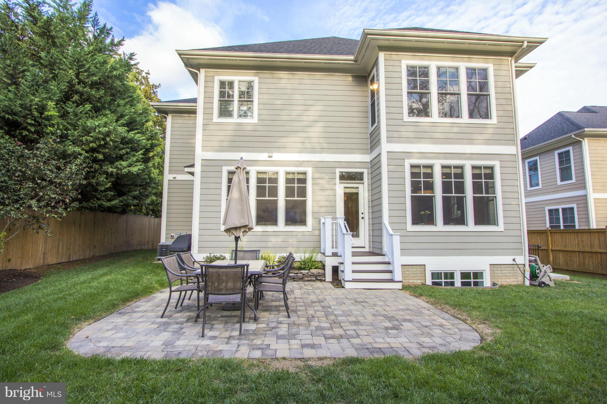 OVER LEE KNOLLS - Residential