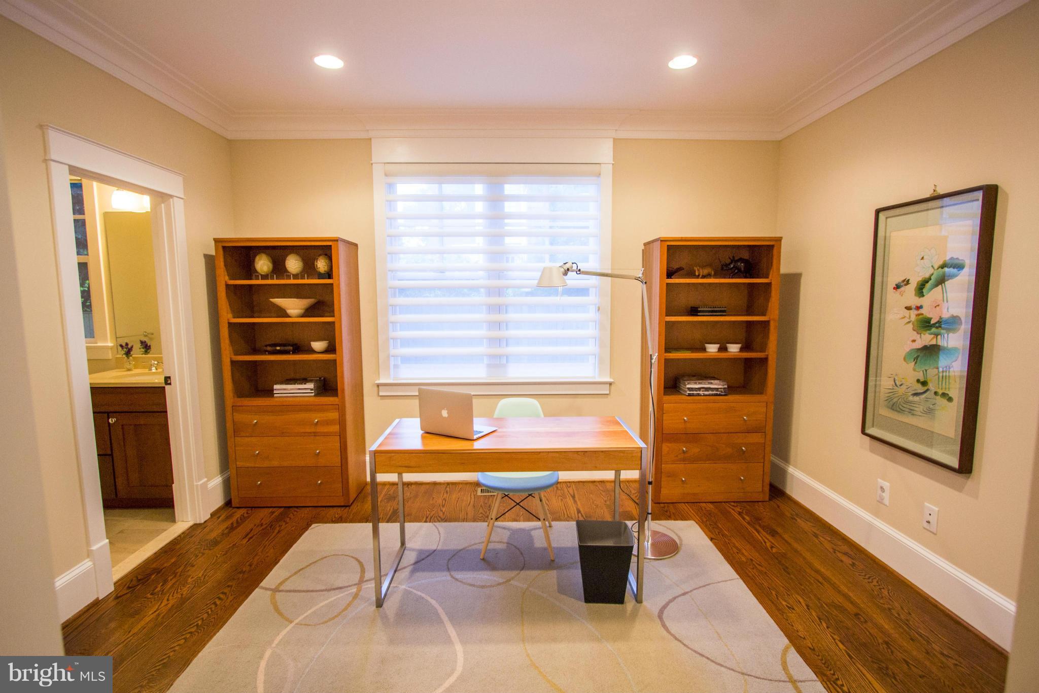 OVER LEE KNOLLS - Residential