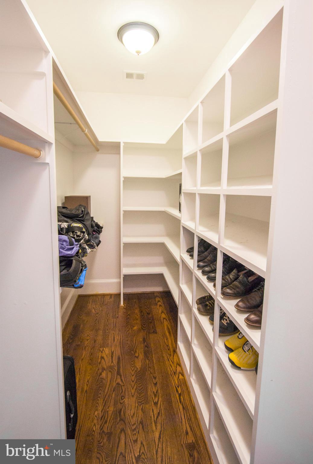 OVER LEE KNOLLS - Residential