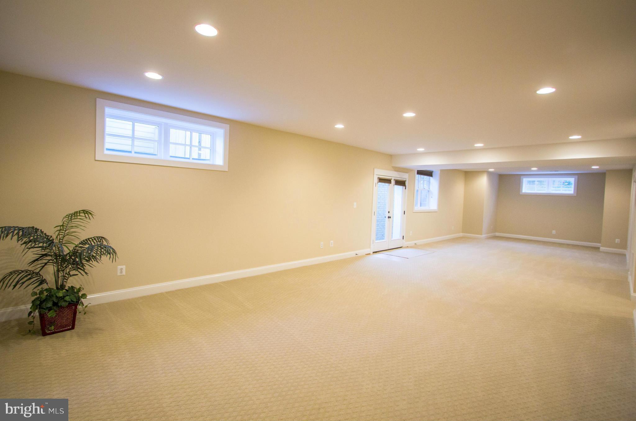 OVER LEE KNOLLS - Residential