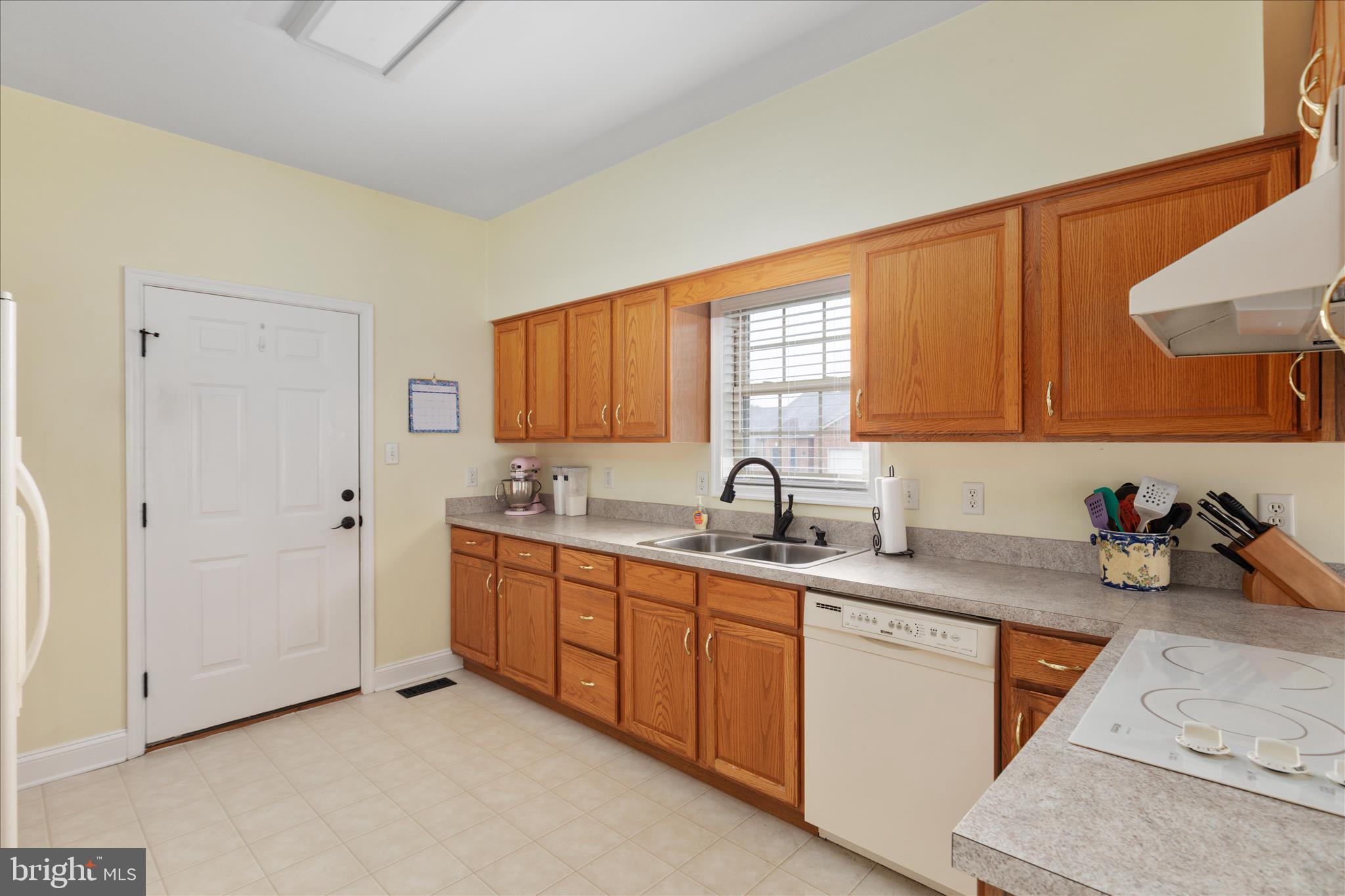 CAMELOT ESTATES - Residential