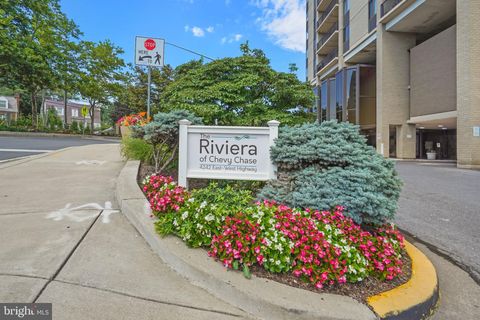 Photo of 4242 E West Highway #809, Chevy Chase, MD 20815 (MLS # MDMC2110758)