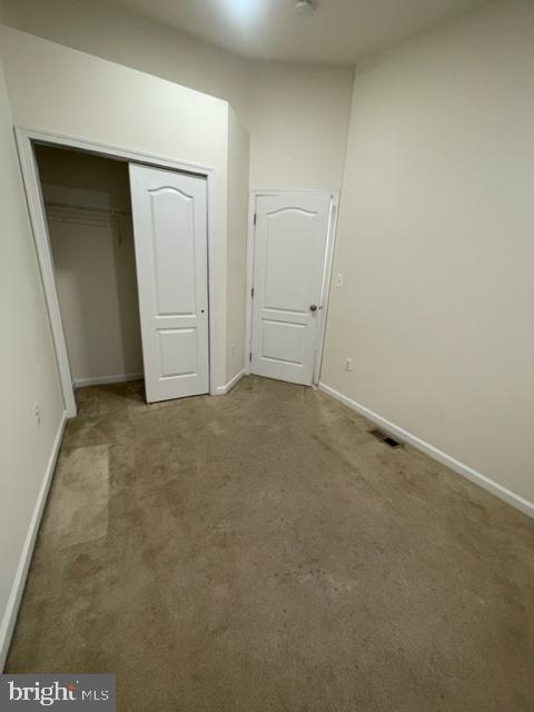 LOUDOUN VALLEY ESTATES 2 - Residential Lease