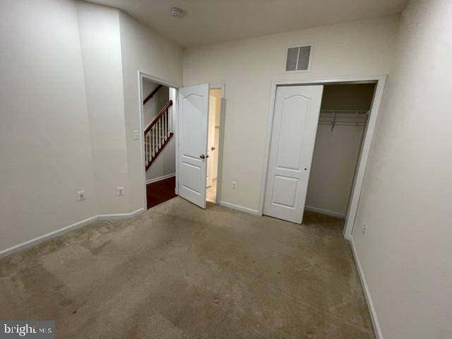 LOUDOUN VALLEY ESTATES 2 - Residential Lease