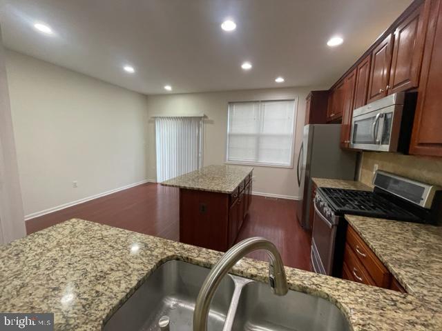 LOUDOUN VALLEY ESTATES 2 - Residential Lease