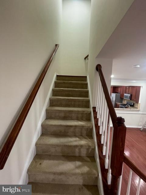 LOUDOUN VALLEY ESTATES 2 - Residential Lease