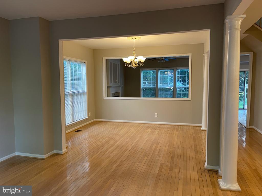 THE COURTS OF FOX MILL - Residential Lease