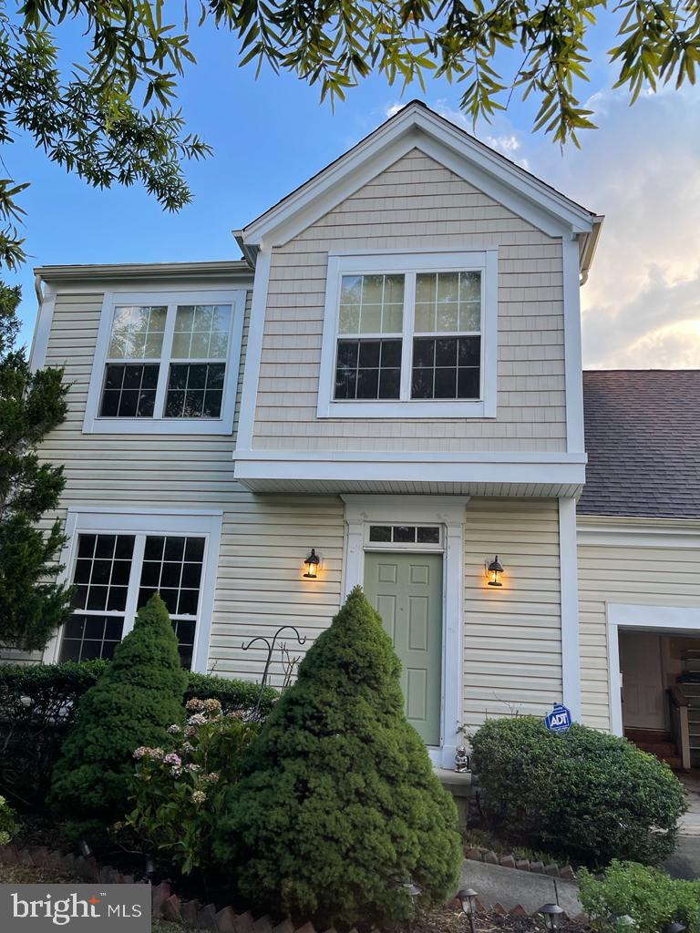 THE COURTS OF FOX MILL - Residential Lease