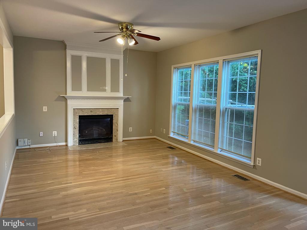 THE COURTS OF FOX MILL - Residential Lease