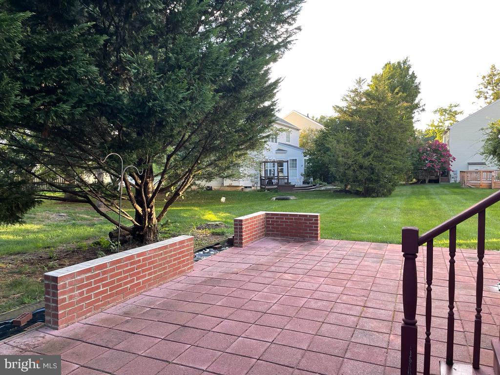 THE COURTS OF FOX MILL - Residential Lease