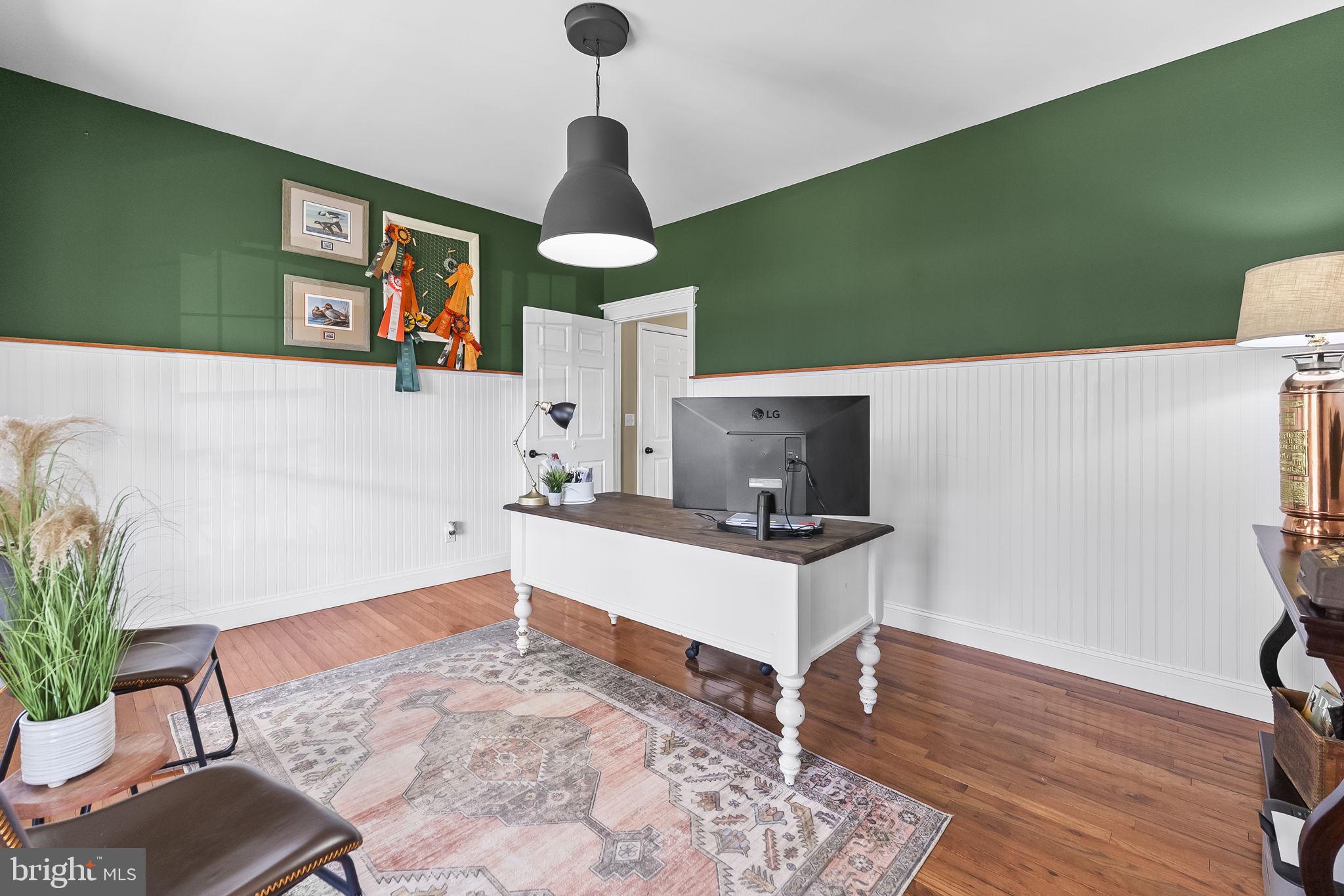 HOLLAND CLIFF SHORES - Residential