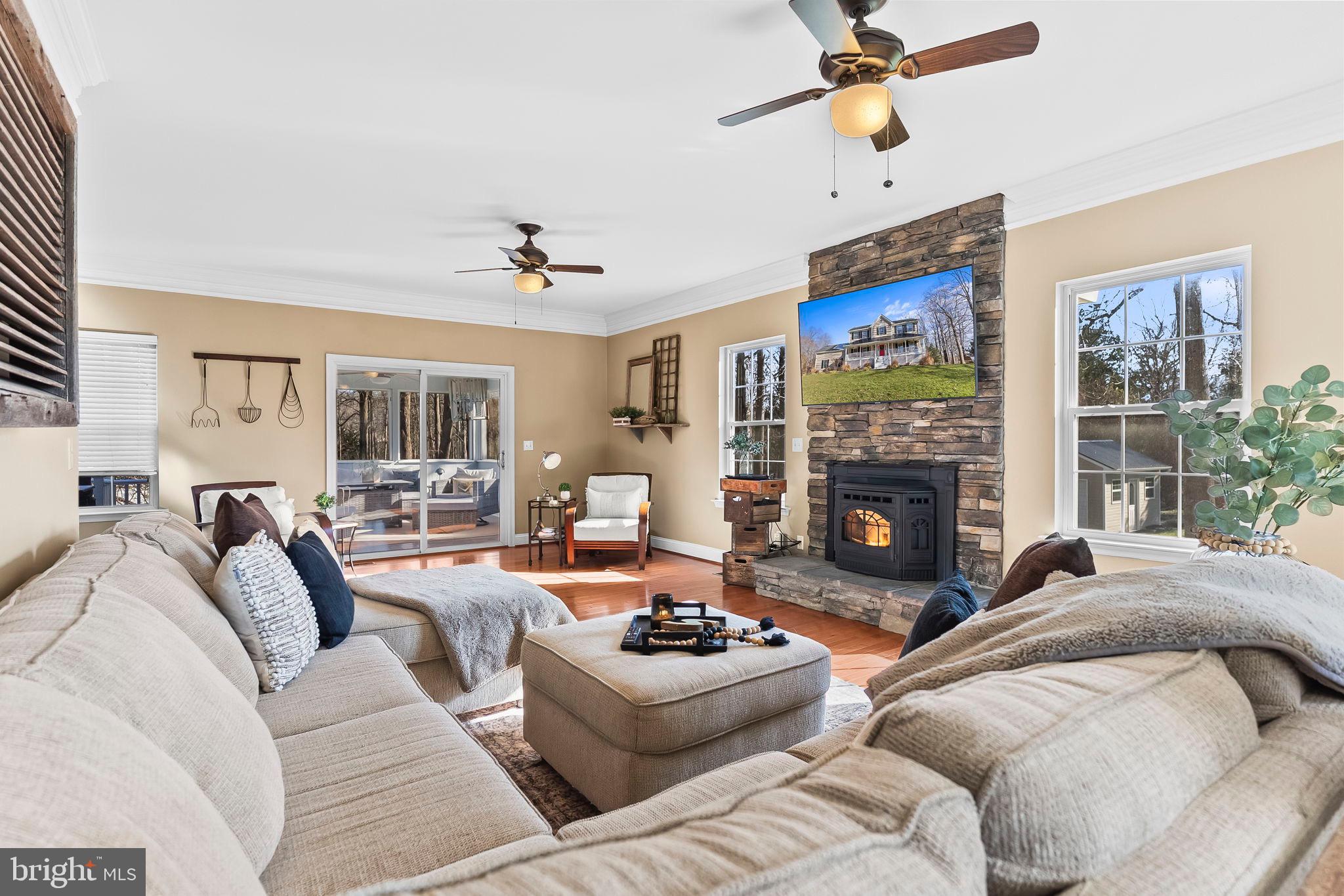 HOLLAND CLIFF SHORES - Residential