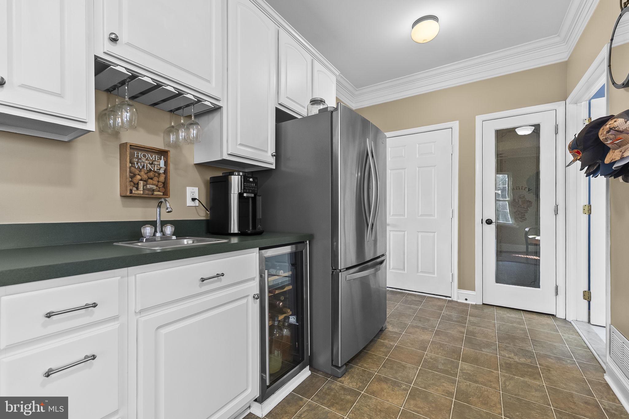 HOLLAND CLIFF SHORES - Residential