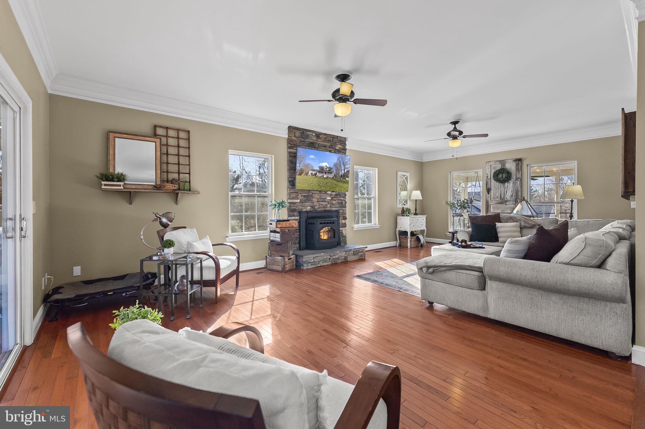 HOLLAND CLIFF SHORES - Residential