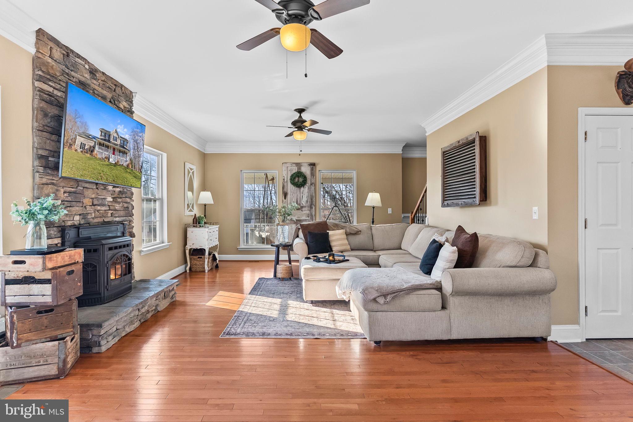 HOLLAND CLIFF SHORES - Residential