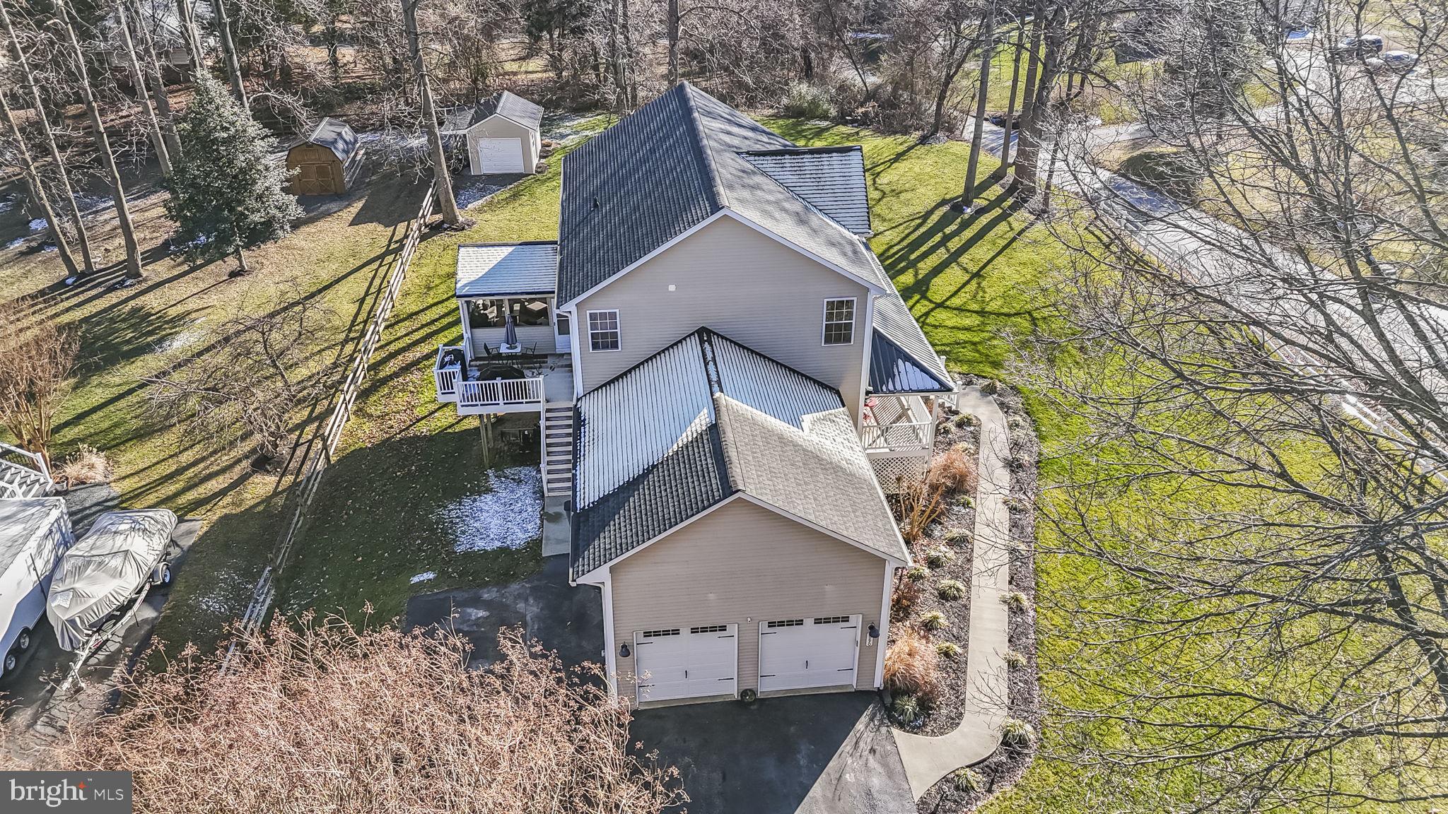 HOLLAND CLIFF SHORES - Residential