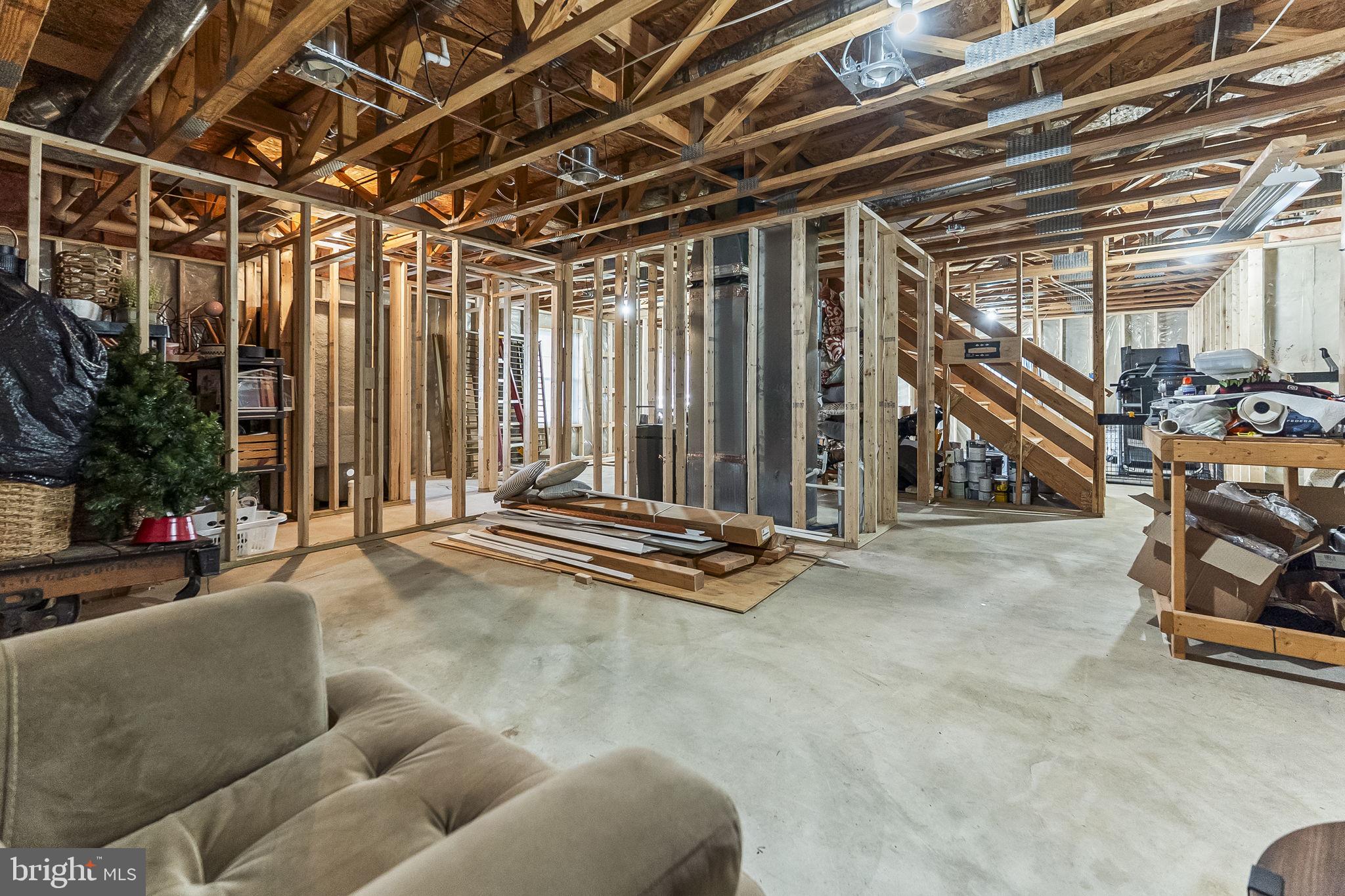 HOLLAND CLIFF SHORES - Residential