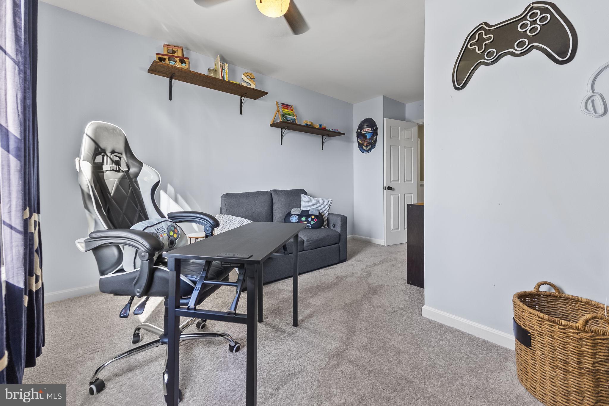 HOLLAND CLIFF SHORES - Residential