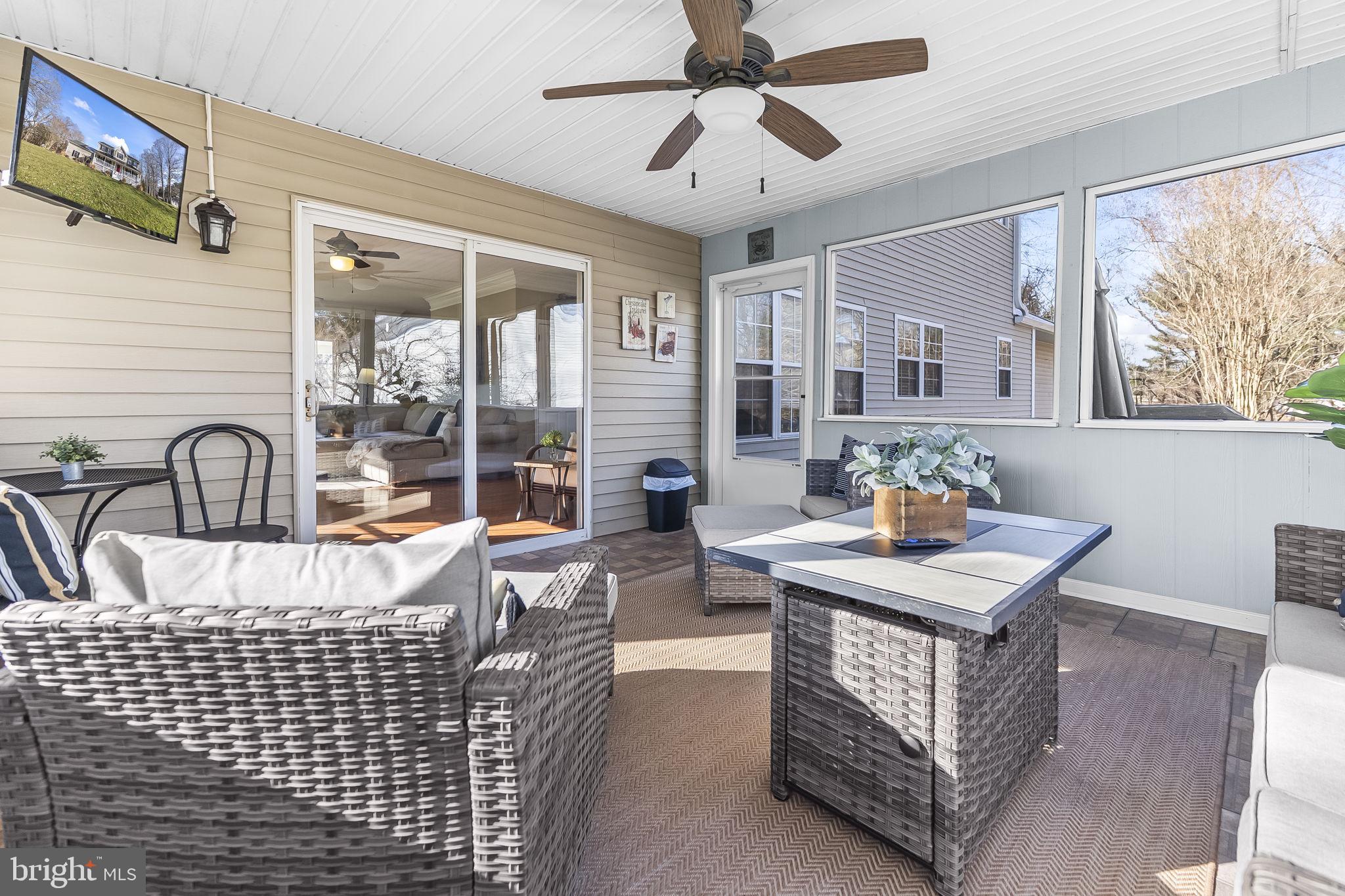 HOLLAND CLIFF SHORES - Residential