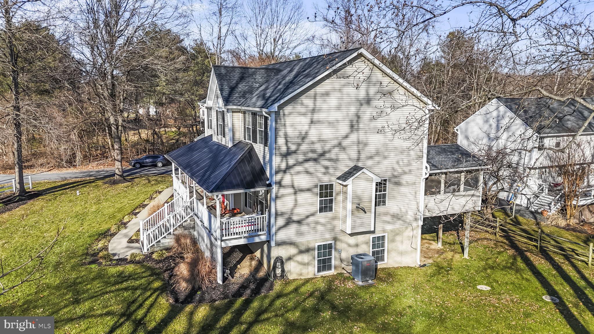 HOLLAND CLIFF SHORES - Residential