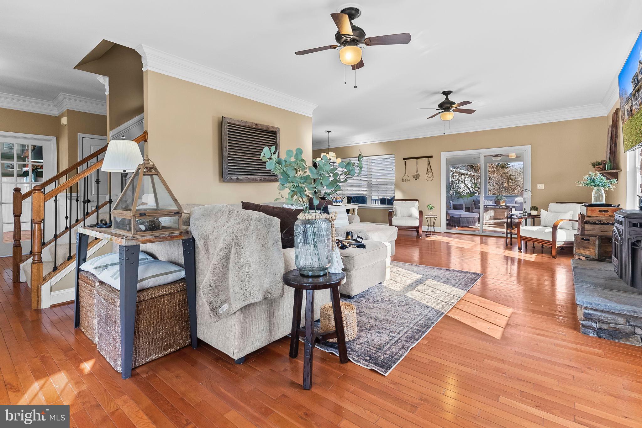 HOLLAND CLIFF SHORES - Residential