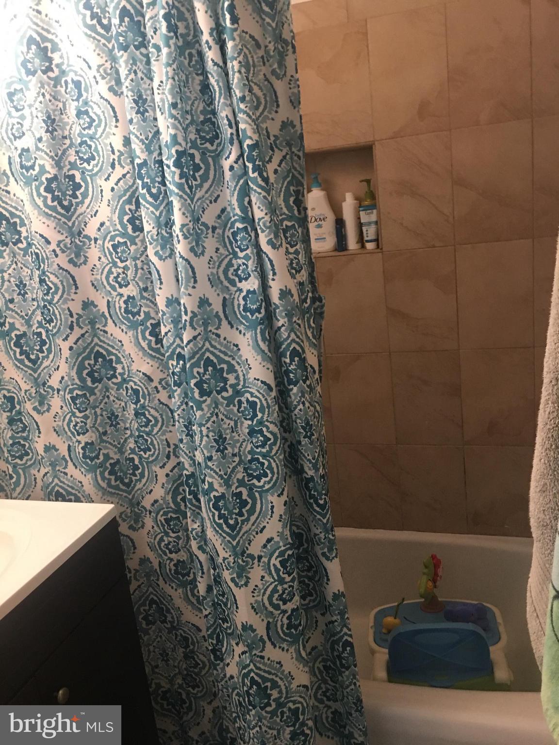 CANTERBURY SQUARE - Residential Lease