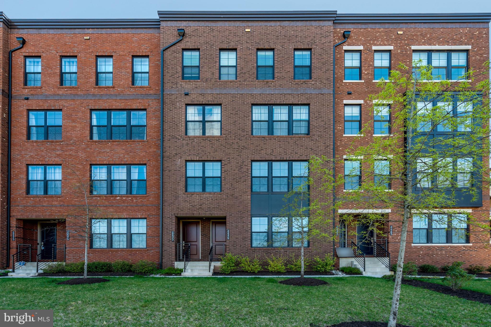 METRO WALK AT MOOREFIELD STATION - Residential