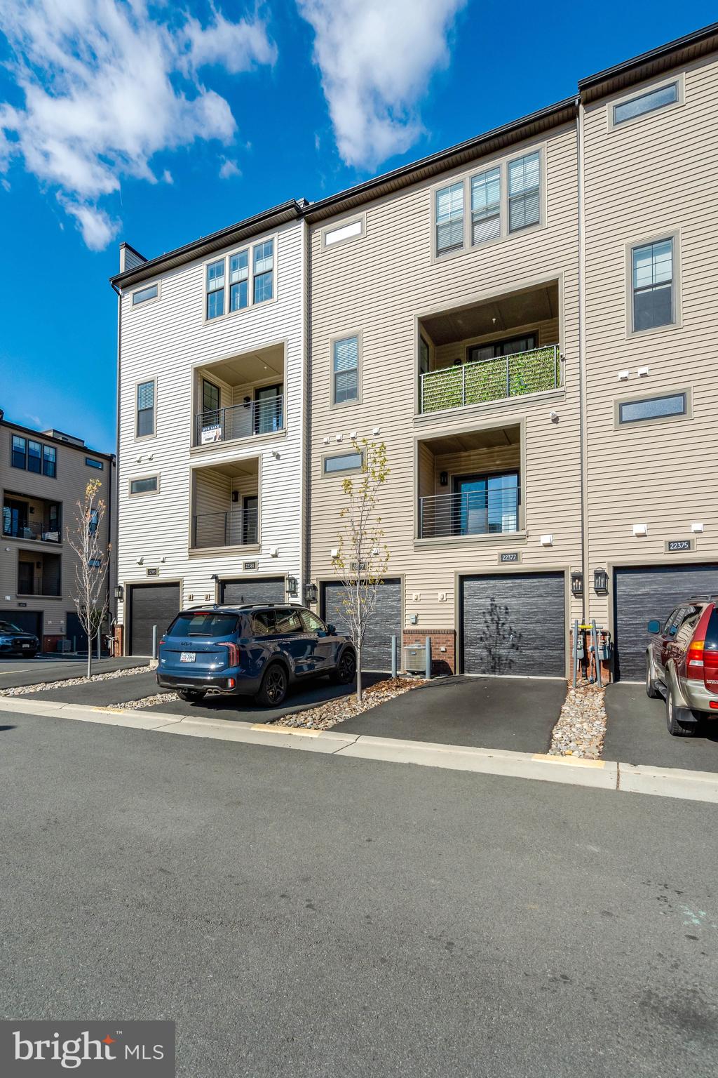 METRO WALK AT MOOREFIELD STATION - Residential