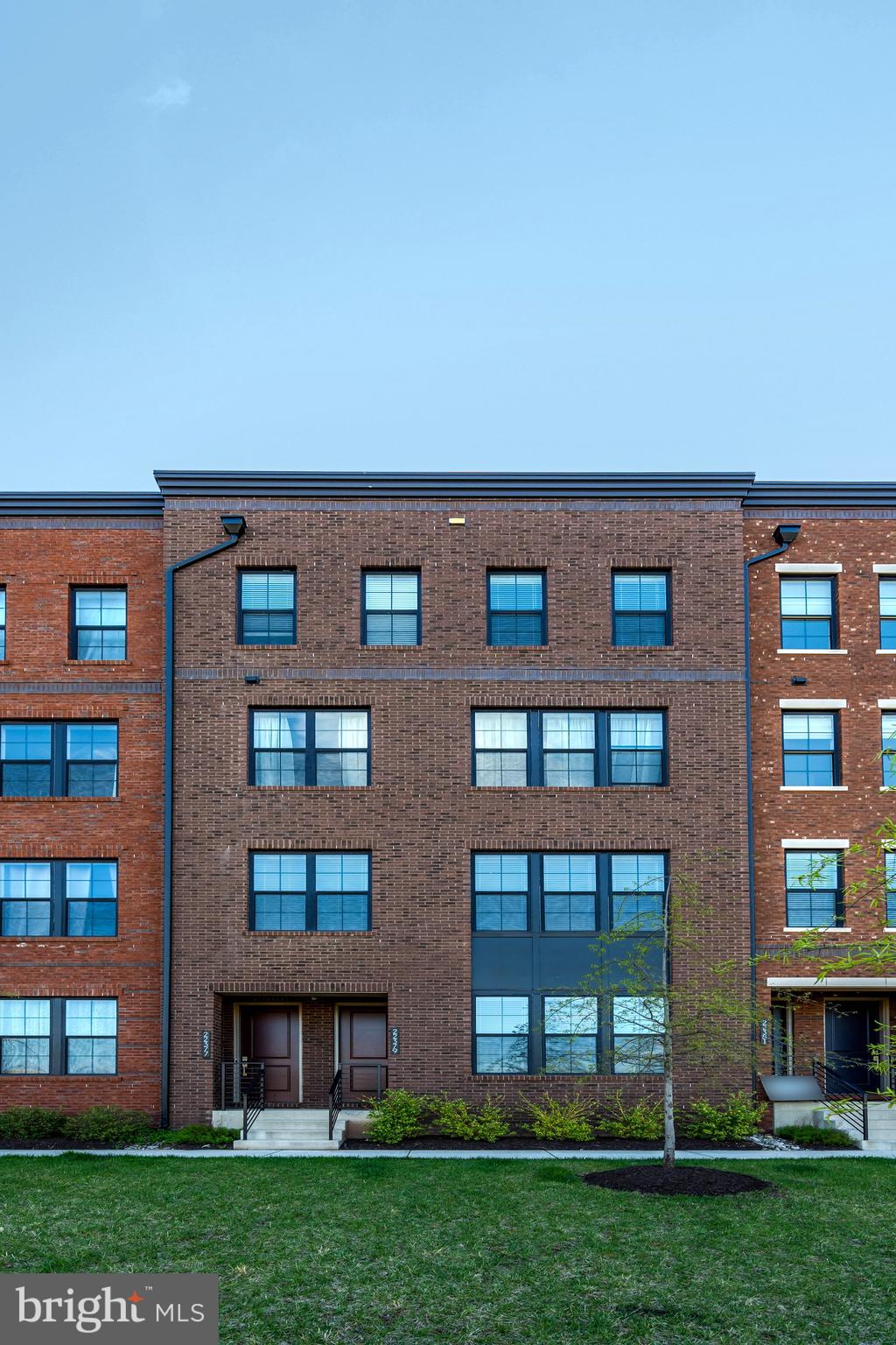 METRO WALK AT MOOREFIELD STATION - Residential