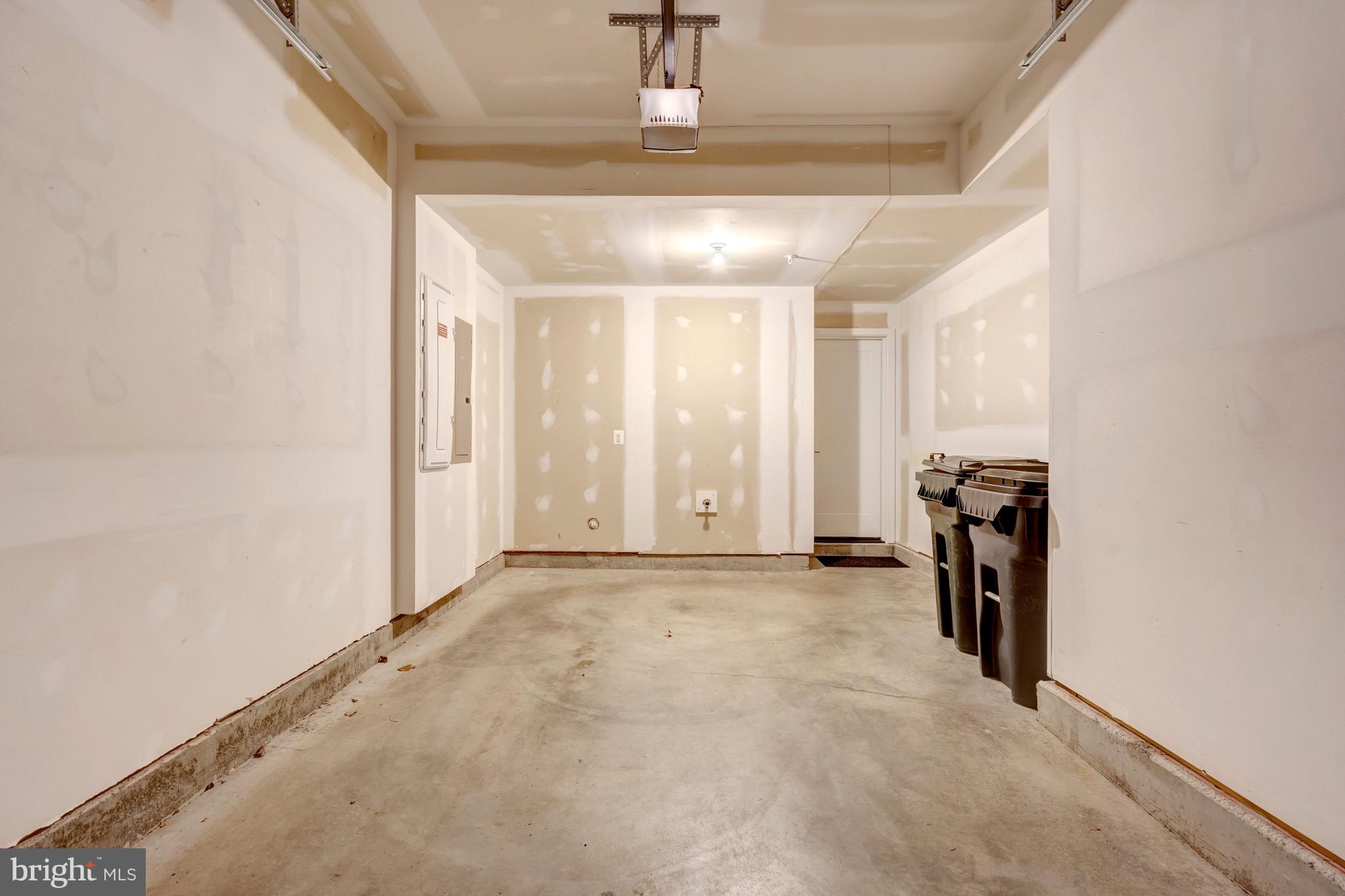 METRO WALK AT MOOREFIELD STATION - Residential